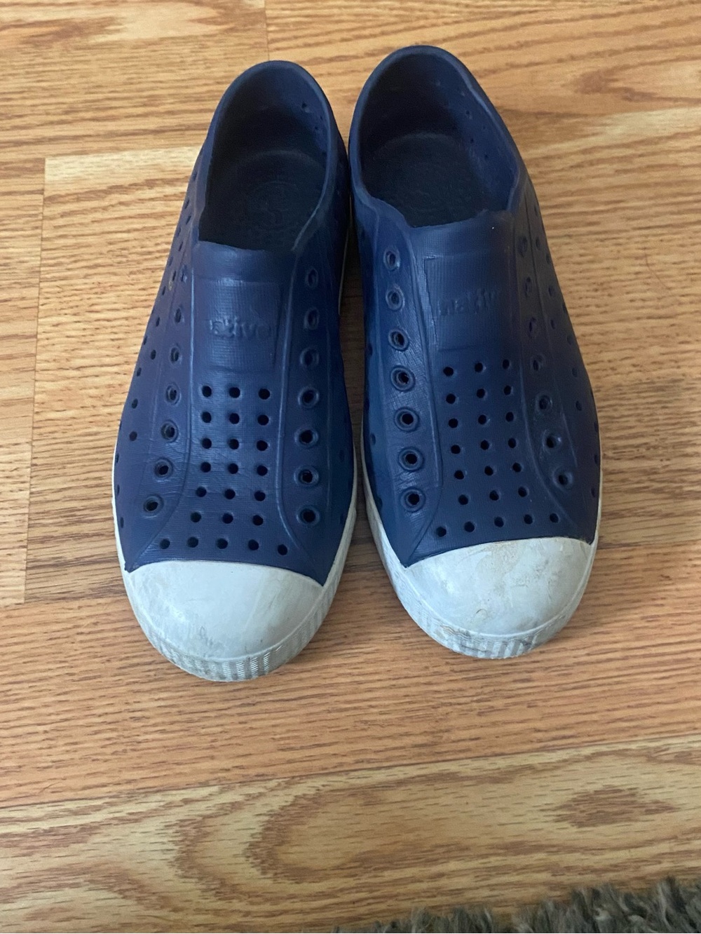 Native Kids Jefferson Water Shoes in Navy with White Toecaps